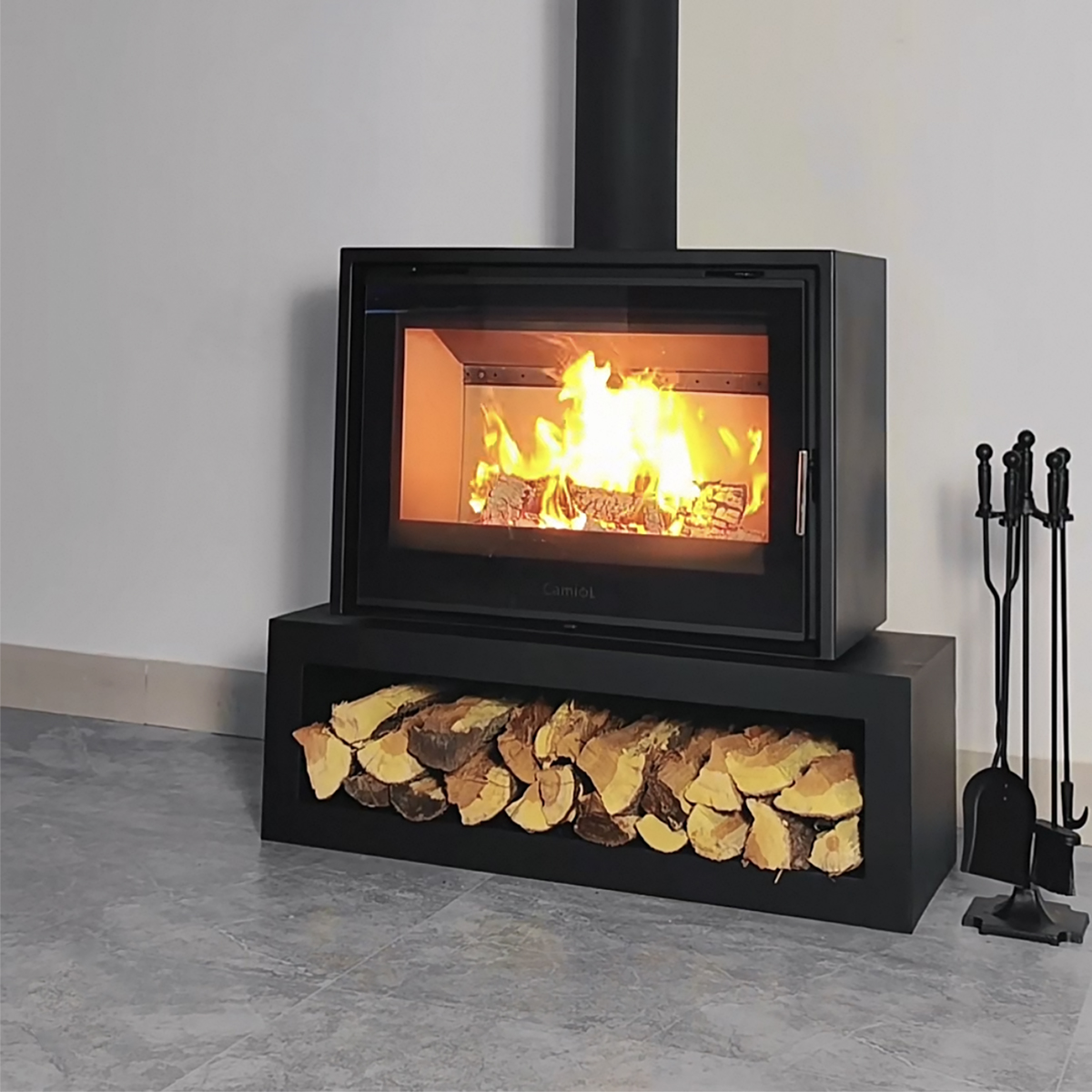 Independent wood burning fireplace