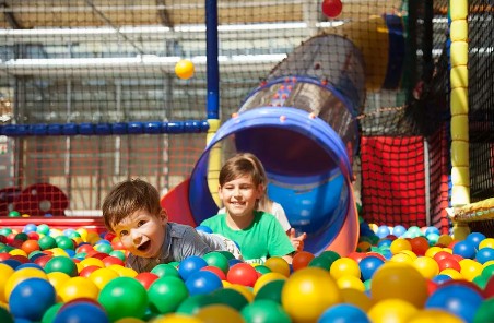 When the laughter of amusement parks collides with 'breathing technology'